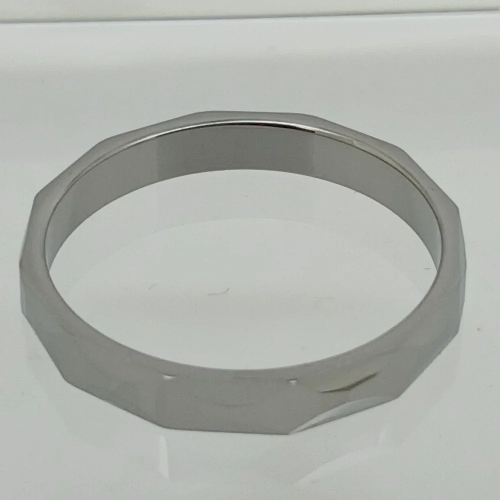 Vintage Tungsten Faceted Geometric Ring Silver Tone 4mm Band Size 11.5 Y2K NOS